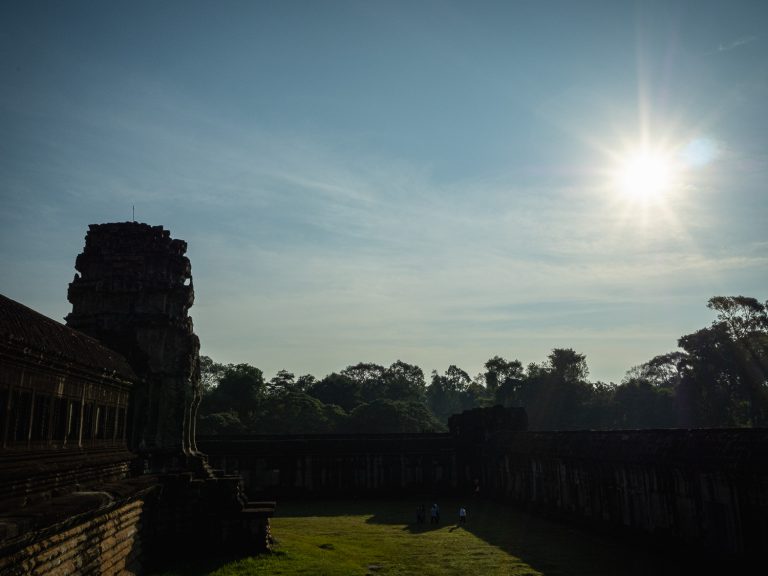 AngkorWat-morning-sun