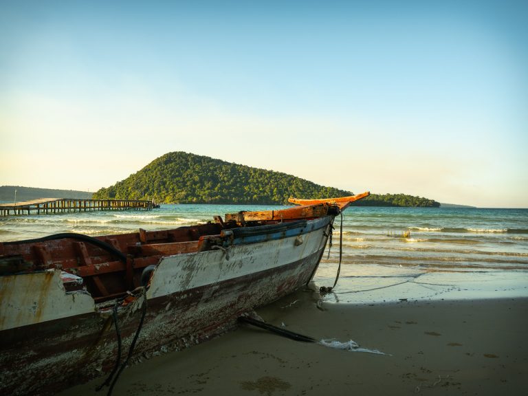 KohRongSamloem-wooden-boat