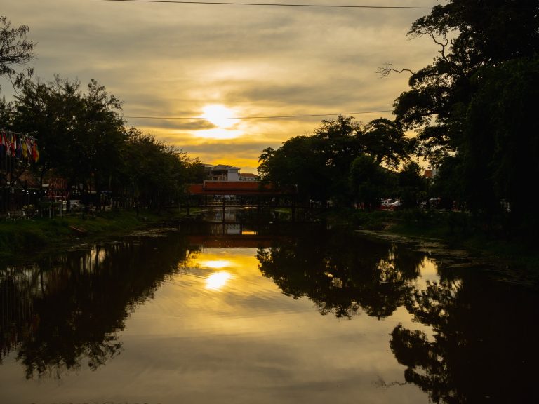 SiemReap-sunset-riverside