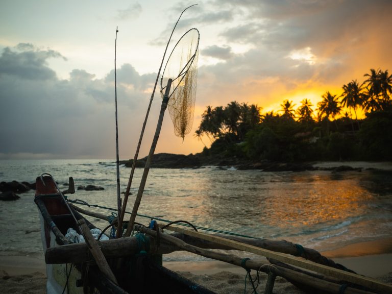 hiriketiya-fisher-boat
