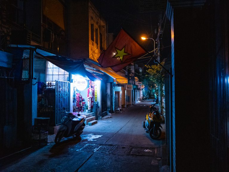 CanTho-night-alley