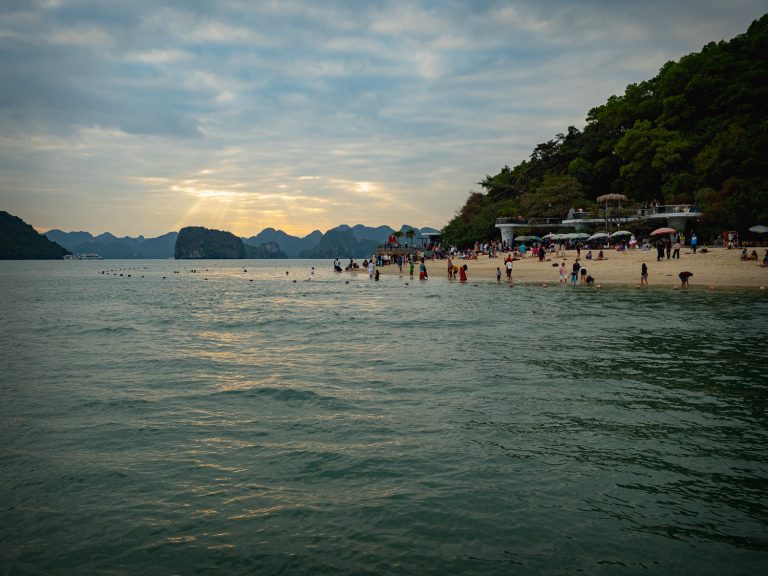 HalongBay-beach-sunset
