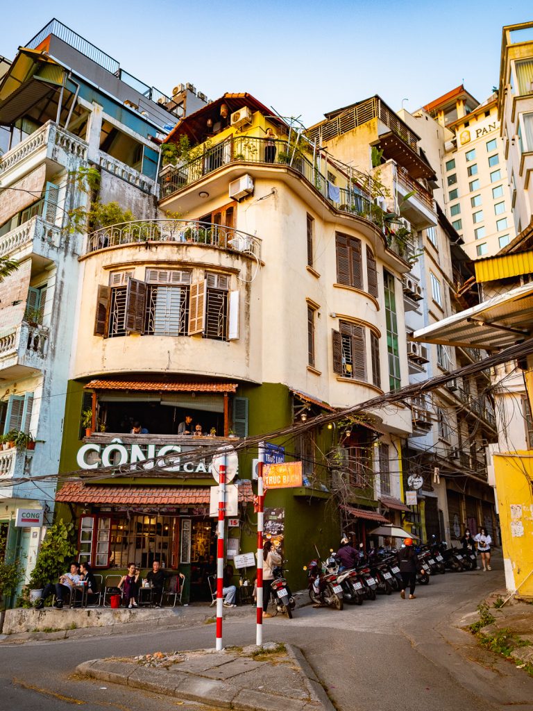 Hanoi-cong-cafe