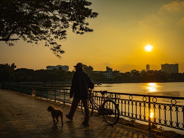 Hanoi-ho-tay-sunset
