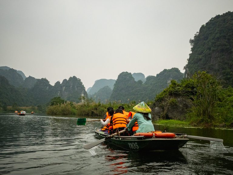 NinhBinh-paddle-boat