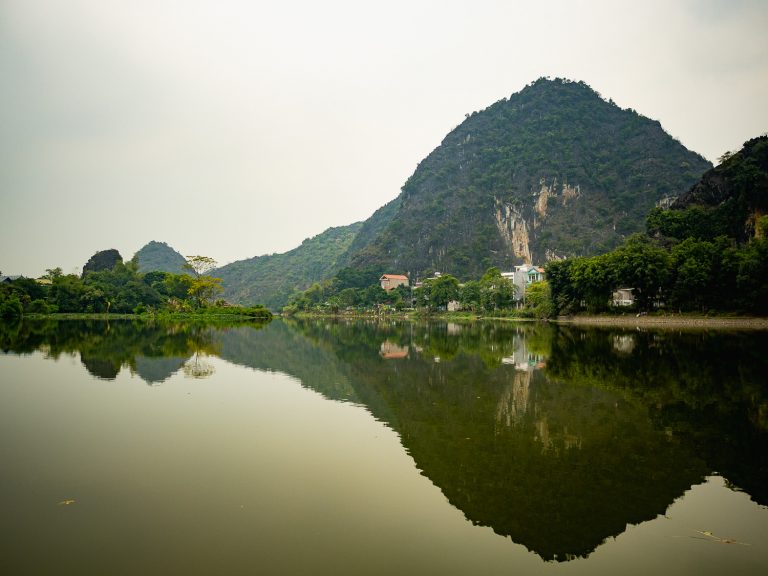 NinhBinh-rock-on-river