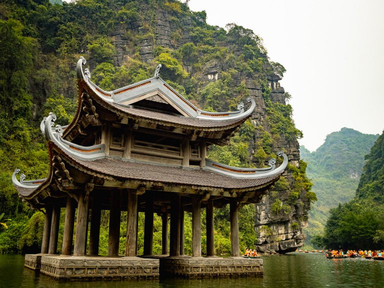 NinhBinh-water-temple
