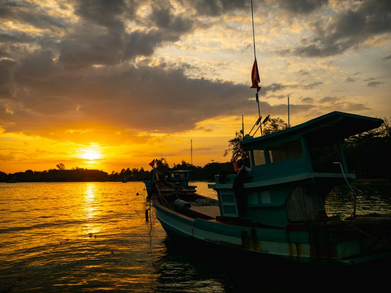 PhuQuoc-sunset-boat