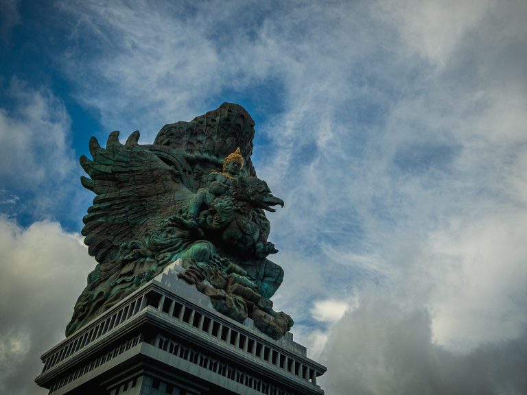 Bali-gwk-statue