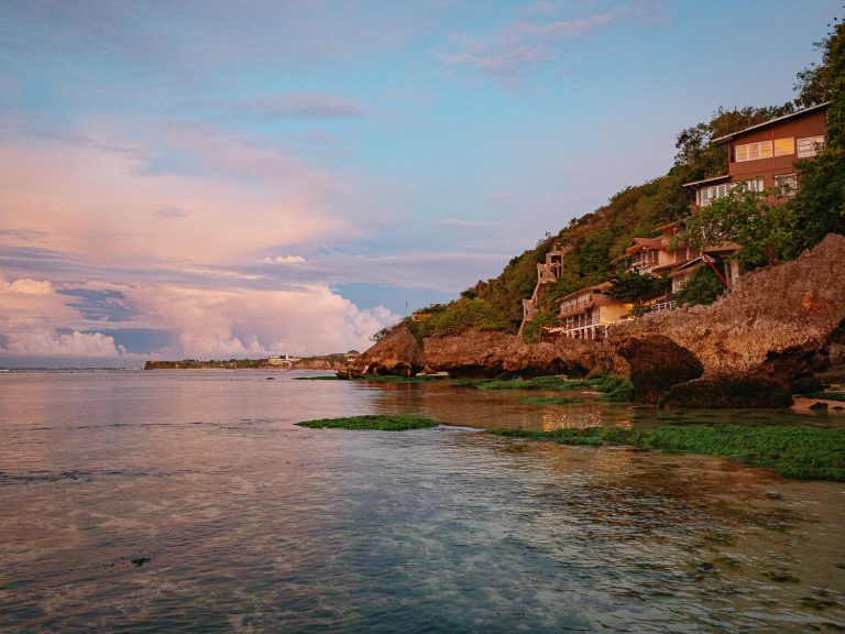 Bali-padang-padang-cliffside