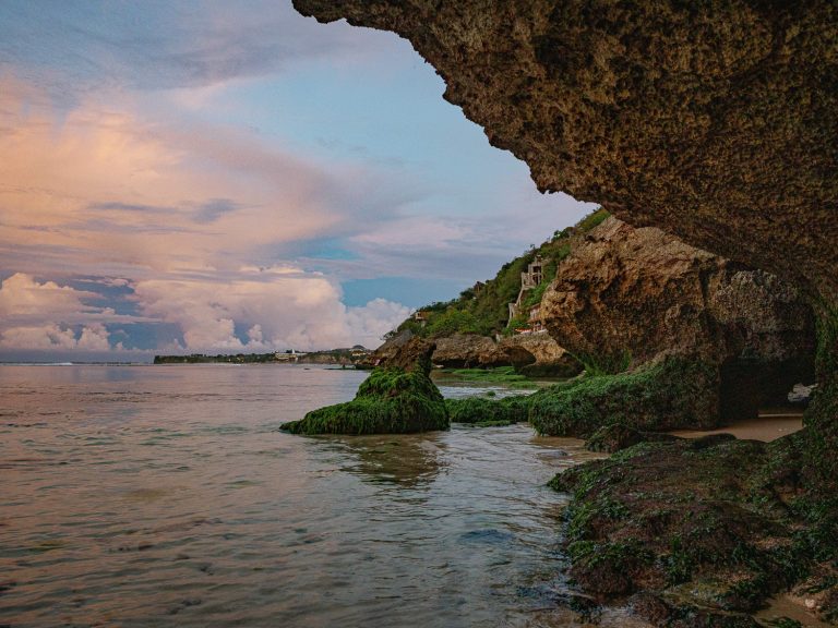 Bali-padang-padang-rocks