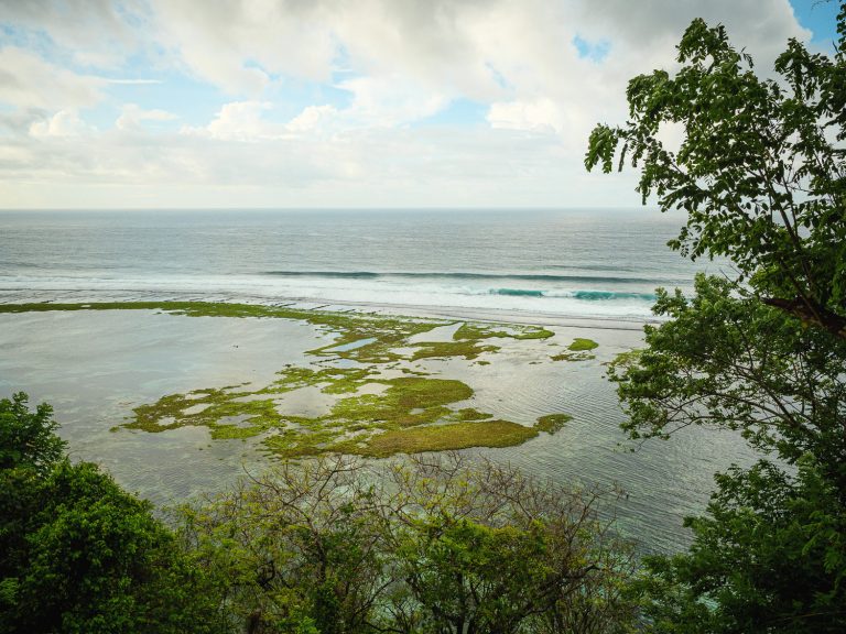 Bali-pantai-batu-barak