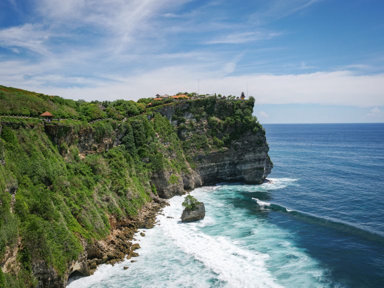 Bali-uluwatu-cliffside