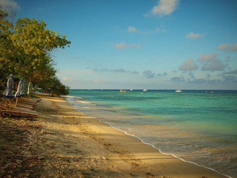 GiliAir-beach