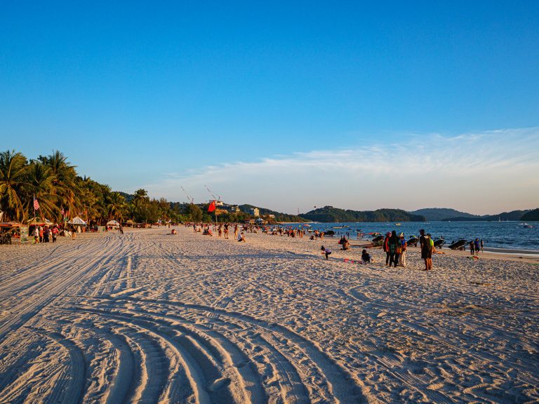 Malaysia-lankawi-pantai-cenang